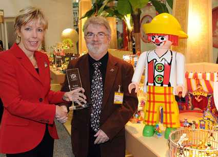 Playmobil_Award_2008_low.JPG (58872 bytes)