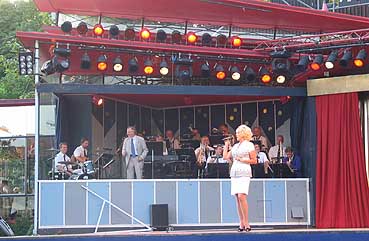 big band low.JPG (28552 bytes)