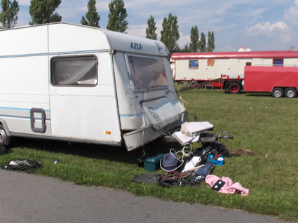 campingskade1_low.JPG (49520 bytes)